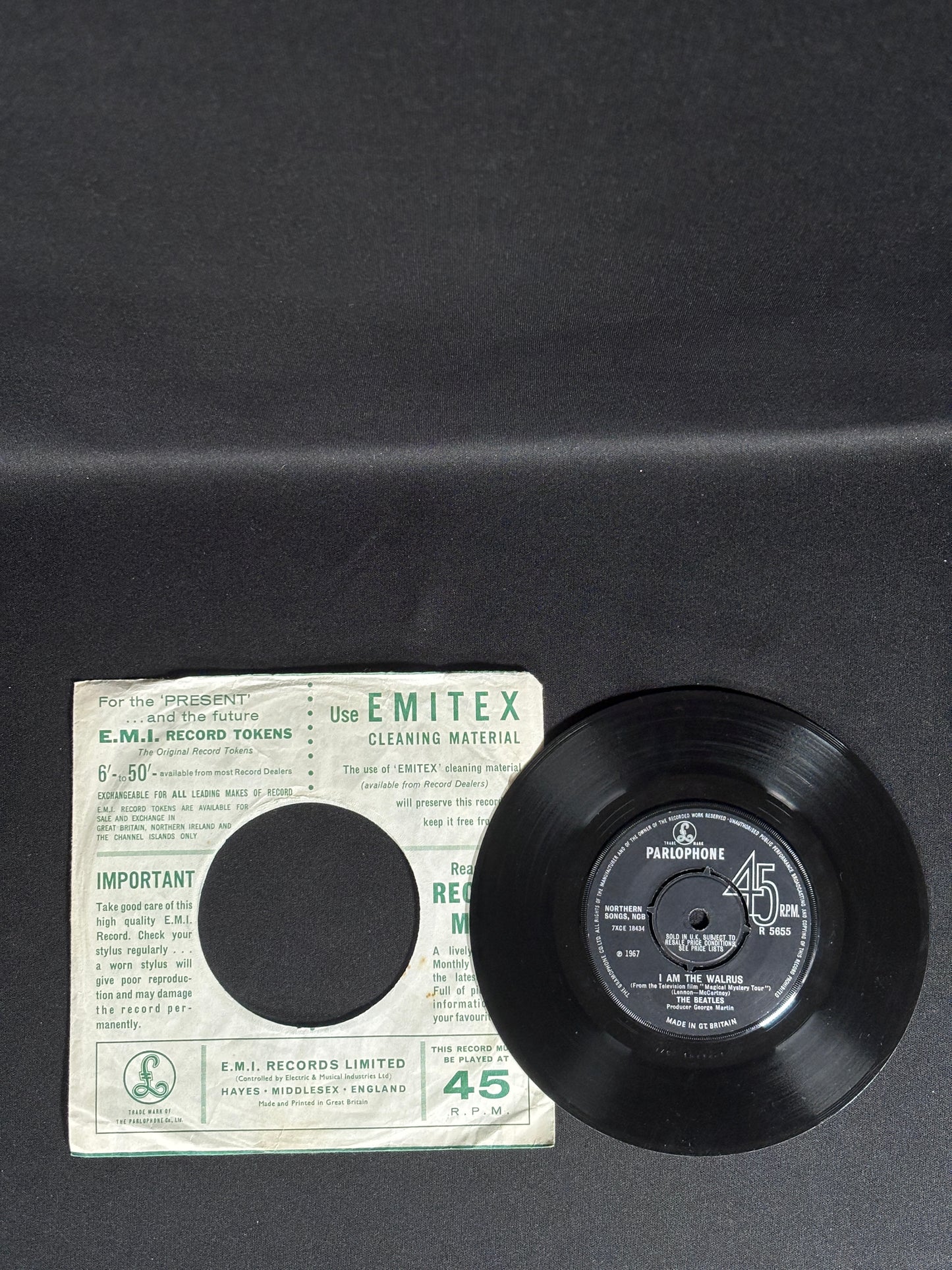 The Beatles Hello Goodbye 1967 7” Single R5655 Parlophone KT VG Vinyl